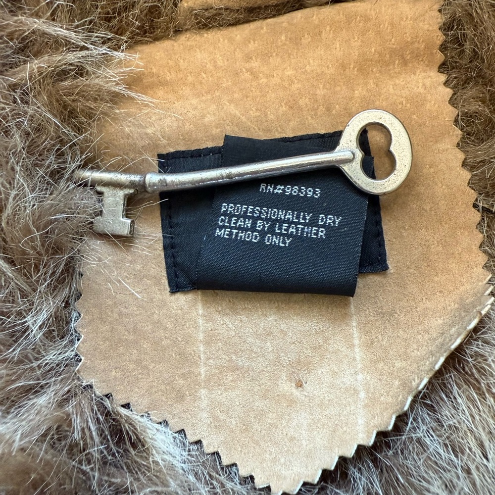 🌻Vintage 90s Y2K Faux Fur Lined DB Studio Tan Leather Penny Lane Vibes Coat✨ - Picture 4 of 16